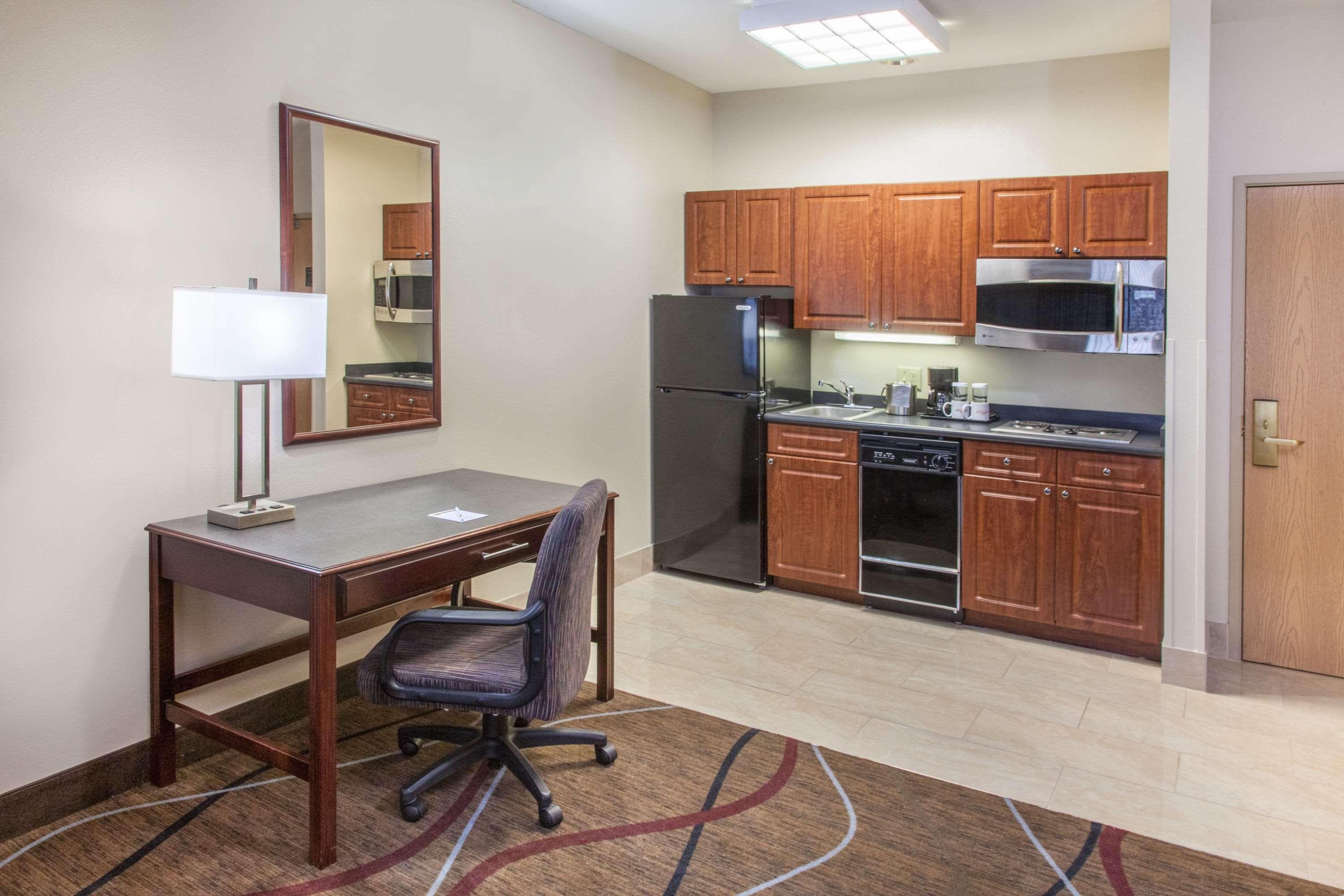 Hawthorn Extended Stay By Wyndham Bloomington Exterior photo