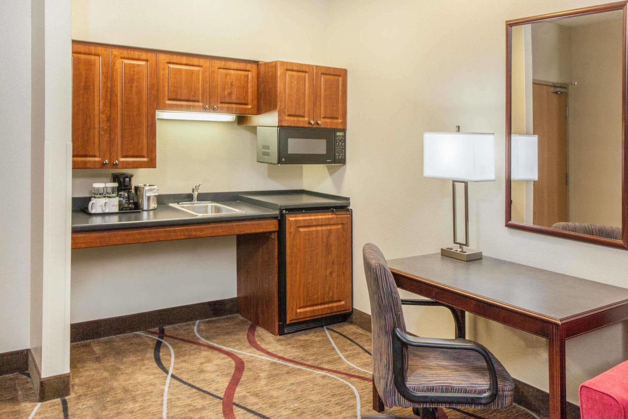 Hawthorn Extended Stay By Wyndham Bloomington Exterior photo